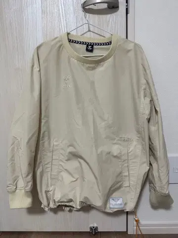 hummel 나일론 자켓 베이지 크루넥