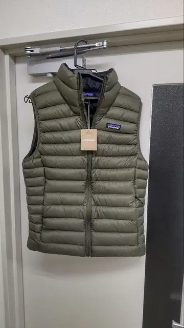 새상품 파타고니아 다운 스웨터 베스트 S 그린