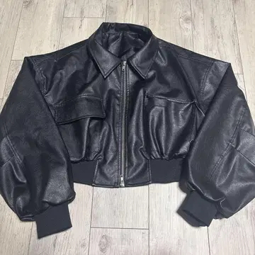 블랙 크롭 가죽 자켓
