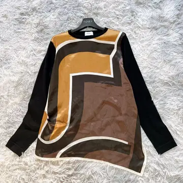 모가 M 실크 올 패턴 디자인 비대칭 이소재 절개 긴팔 니트