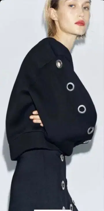 [ 미사용 ] ZARA 스쿠버 이펙트 스웨트 셔츠 M