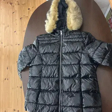 블랙 다운 자켓 퍼 후드 포함