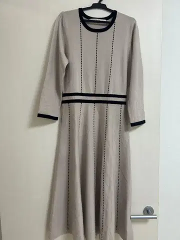 TOOCA 베이지 니트 롱 원피스 긴팔