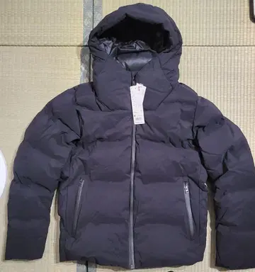 단종 유니클로 UNIQLO 심리스 다운 후드티 블랙 M 블랙