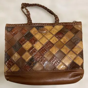 뜨개질 디자인의 브라운 가죽 토트백 한정품