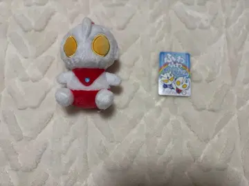 푹신푹신 앉은 봉제 인형 울트라맨