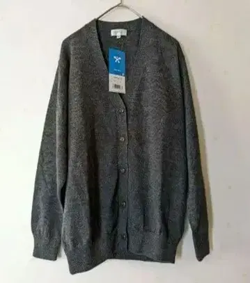 새상품 울 가디건 WHISEL 워셔블 가디건