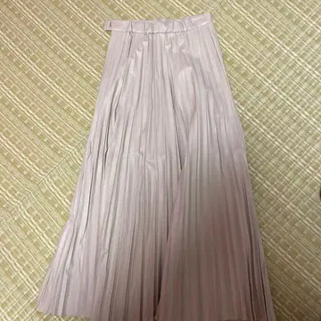 연한 베이지 플리츠 스커트 S 사이즈