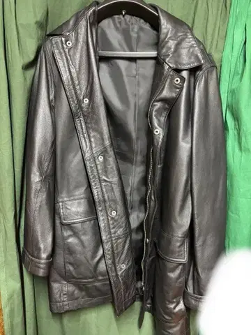 GRANDLY 블랙 가죽 자켓