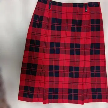 [ 새상품급 ] 체크 무늬 스커트 빨간색 M 사이즈