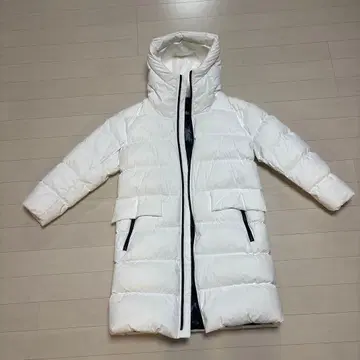 유니클로+J 화이트 다운 자켓 M 사이즈
