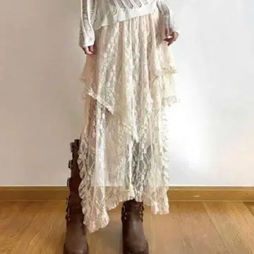 아이보리 레이스 플레어 롱 스커트