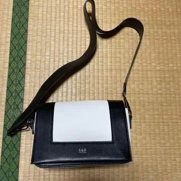 블랙/화이트 숄더백