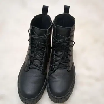 PUMA 블랙 통굽 부츠