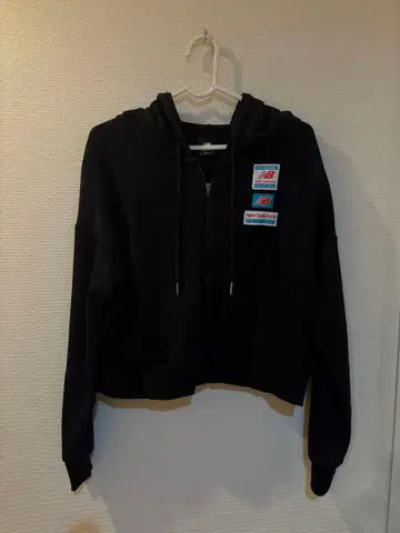 New Balance 블랙 지퍼 후드티 S 사이즈
