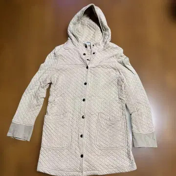 ARMEN 베이지 퀼팅 자켓 후드 부착