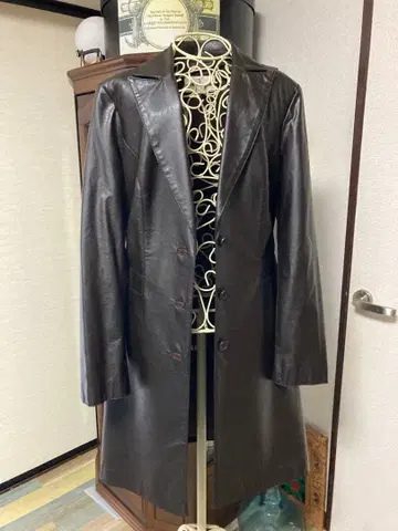 트루사르디 다크 브라운 인조 가죽 롱 코트