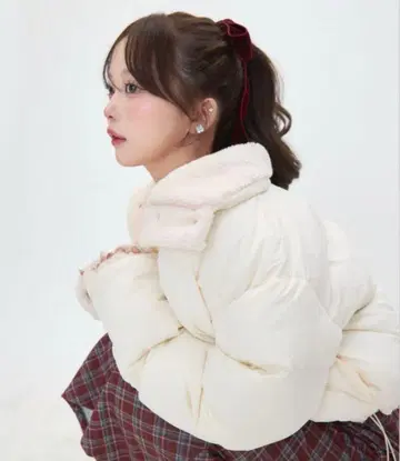 titty&Co. 보아 라이닝 다운 아이보리