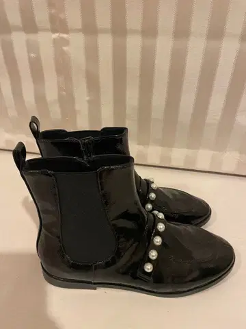 ZARA 블랙 에나멜 사이드 고아 펄 부츠 37 사이즈