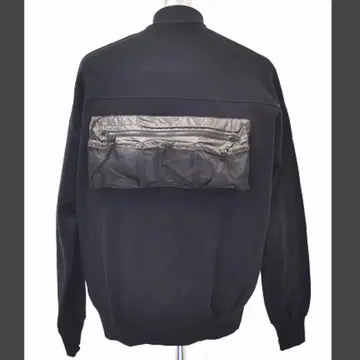 MISTERGENTLEMAN 크루넥 백 파우치 맨투맨