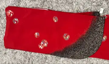 빨간색 꽃무늬 기모노 (기장 짧음)