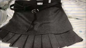 그레이 플리츠 스커트 벨트 포함