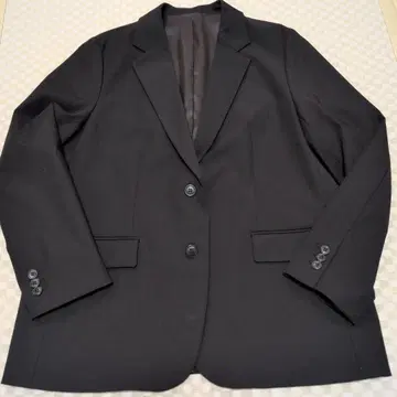 새상품급 유니클로 여성용 블랙 비즈니스 정장 자켓 L 사이즈