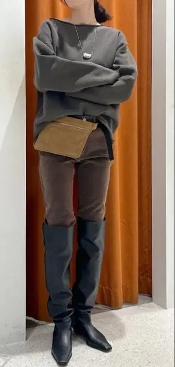 whim gazette 피그먼트 맨투맨 풀오버