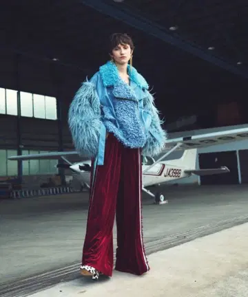 LA BELLE ETUDE 메탈릭 라인 x 레이스 벨로아 와이드 팬츠