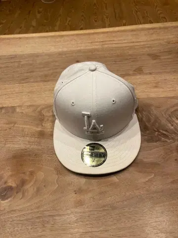 화이트 LA 로고 야구 모자