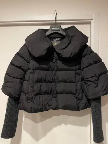 새상품급 TATRAS 블랙 다운 자켓