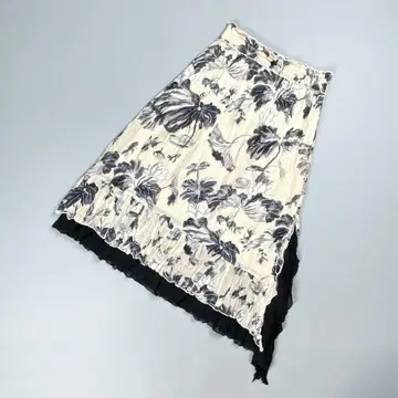 새상품급 NOKO OHNO 비대칭 개더 스커트 베이지 사이즈 38