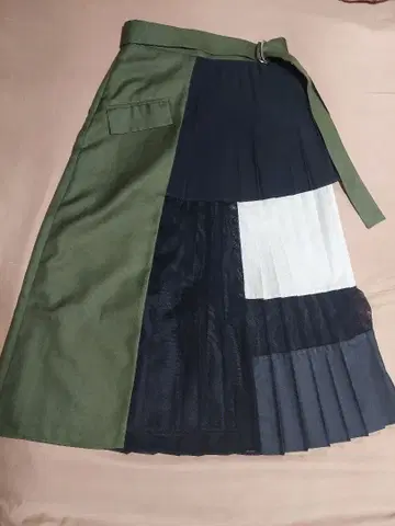 UNITED TOKYO 플리츠 스커트 사이즈 2