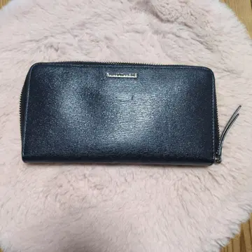 질스튜어트 장지갑