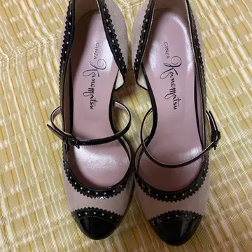 GINZA KAWANATSU 스트랩 펌프스