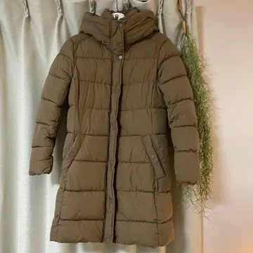 브라운 후드 부착 롱 다운 자켓