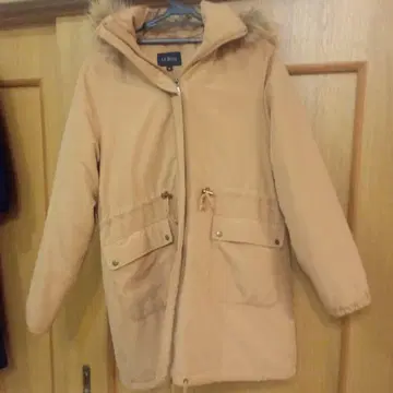 베이지 후드 부착 모즈 코트