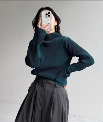 데일리 데일리 슈퍼 스트레치 플리츠 상의 다크 그린