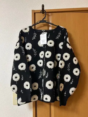 꽃무늬 블랙 가디건 긴팔