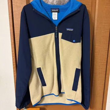 Patagonia 신틸라 플리스 자켓 네이비/베이지