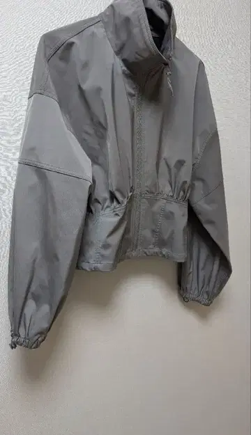 [ 새상품급 ] ZARA 그레이 숏 기장 블루종