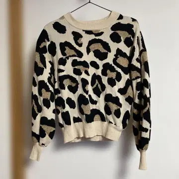 Rose BUD 레오파드 무늬 긴팔 니트