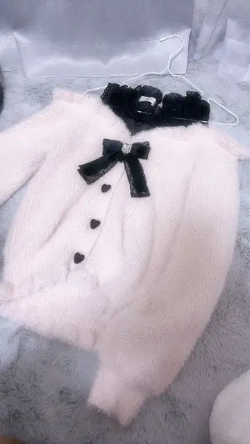 LIZLISA 핑크 오프숄더 니트