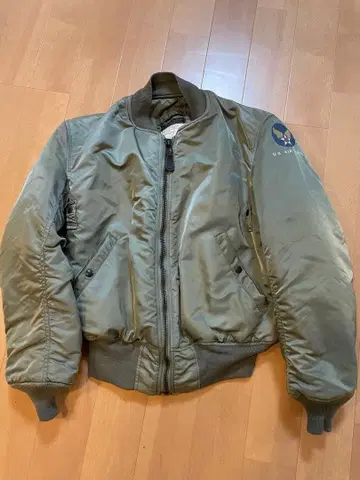 ALPHA INDUSTRIES MA-1 플라이트 자켓 올리브 그린