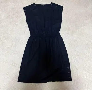 TOMMY HILFIGER 네이비 슬리브리스 원피스