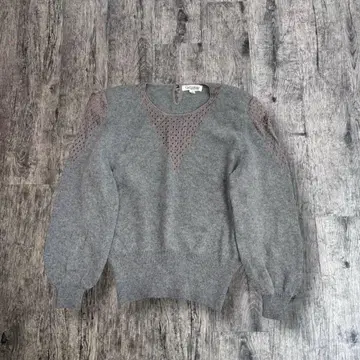 CASTLEBERRY 시스루 편직 절개 볼륨 니트 짧은 기장 9R 캐주얼