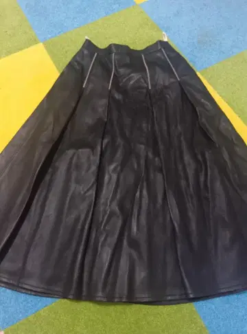 셀포드 가죽 플레어 롱 스커트 블랙