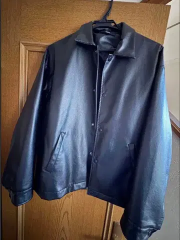 가죽 단추식 자켓 블랙