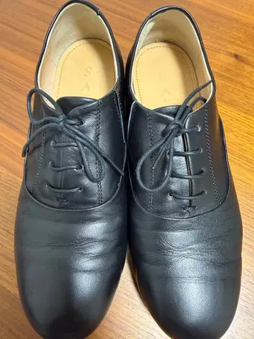 SAYA 가죽 레이스업 슈즈 블랙