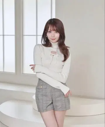 'Ribbon point turtle knit tops' white